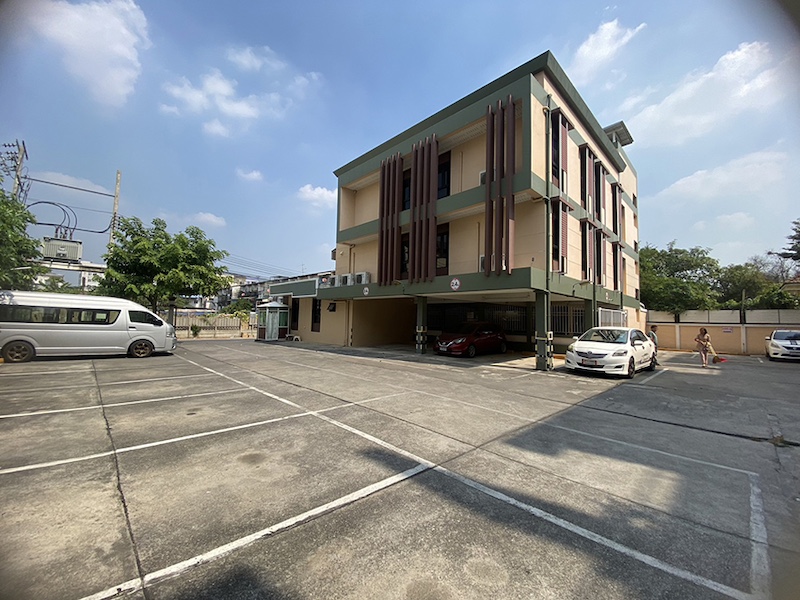 BH3554 ให้เช่าอาคารสำนักงาน 3 ชั้น ขนาดใหญ่ ตกแต่งพร้อมใช้งาน ใกล้สนามบินดอนเมือง ซอยประชาอุทิศ 15