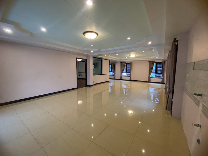 BH3554 ให้เช่าอาคารสำนักงาน 3 ชั้น ขนาดใหญ่ ตกแต่งพร้อมใช้งาน ใกล้สนามบินดอนเมือง ซอยประชาอุทิศ 15