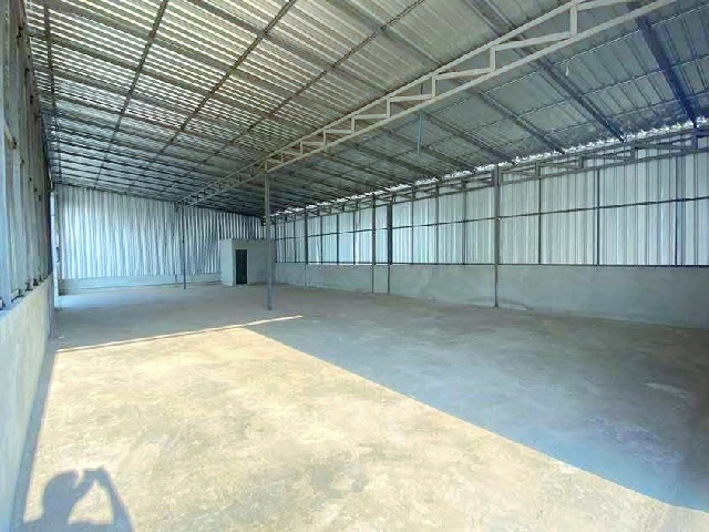 ตลาดสดมหาชัยเมืองใหม่ 1.5 กม โกดัง ก่อสร้างใหม่  210 ตร.ม.52 ตร.วา. น้ำไม่ท่วม รร.บางน้ำจืด 3.1 กม จอดรถสะดวก.หาของกินง่าย