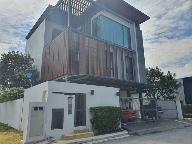 ให้เช่า บ้านเดี่ยว 3 ชั้น ดิ เอวา เรสซิเดนซ์ The AVA rescidence Sukhumvit 77
