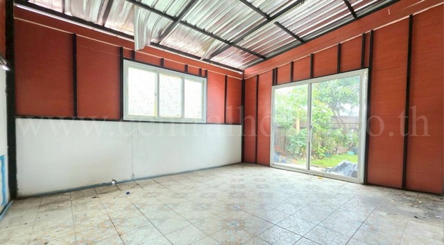ทาวน์เฮ้าส์ 2 ชั้น บ้านพฤกษา 87/2 ศรีนครินทร์ - บางนา หลังมุม