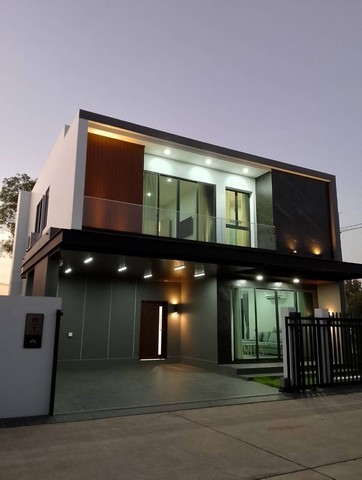 บ้านสร้างใหม่ 2 ชั้น สไตล์โมเดิร์น สายไฟฟ้าฝั่งดิน โซนหางดง 