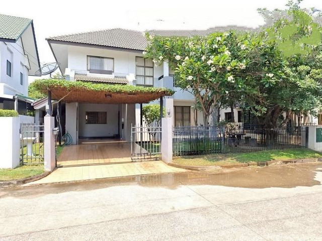 บ้านเดี่ยว 2 ชั้น สไตล์ล้านนาโมเดิร์น ทำเลดี ทางขึ้นสะเมิง หางดง