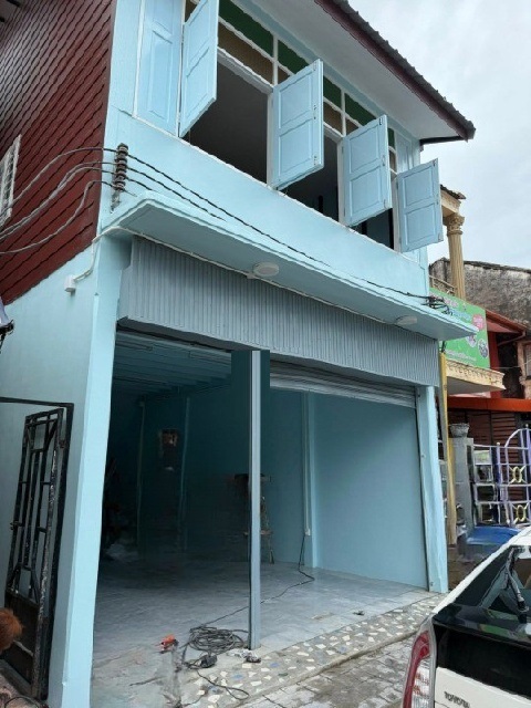 รร.เทศบาลเมืองภูเก็ต 2.2 กม. หลาดจีภูเก็ต 1 กม.ให้เช่าอาคารพาณิชย์ 2 ชั้น 30 ตร.วา.120 ตร.ม.รีโนเวทใหม่ 2 นอน 2 น้ำ สภาพดี ภูเก็ต 650 ม. 