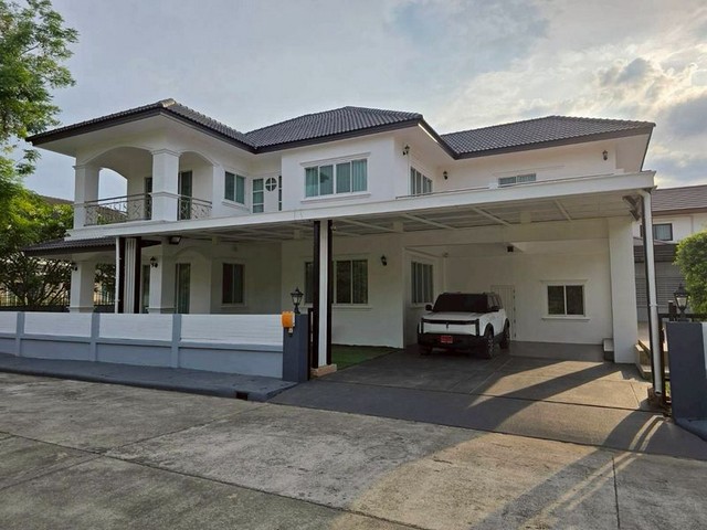 ให้เช่าพูลวิลล่า 2 ชั้น หรูหรา พื้นที่กว้าง แยกหลุยส์ สันกำแพง 