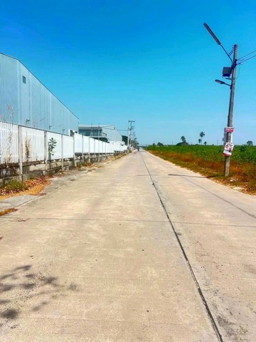 ขายที่ดินบ่อวินศรีราชา ผังสีเหลือง บนเนื้อที่ดิน  18  ไร่ ที่ดินสวยอยู่ในแหล่งความเจริญใจกลางอุตสาหกรรม
