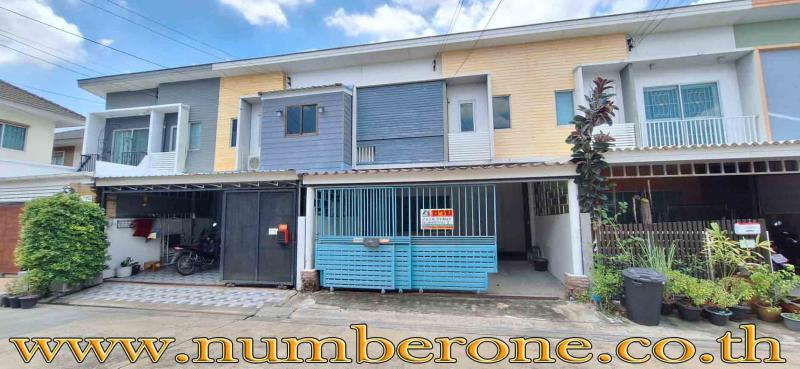 townhome เดอะคอนเนค22 ขนาด 0 ไร่ 0 Ngan 22 sq.wa 3 Bedroom 2 Bathroom 2450000 บาท. ราคาสุดคุ้ม ในโครงการมี เจ้าหน้าที่รักษาความปลอดภัย ตลอด 24 ชั่วโมง สวนสาธารณะและสวนส่วนกลางขนาดใหญ่ กล้องวงจรปิดรอบโครงการ ทำเลดี ใกล้สนามบินสุวรรณภูมิ แฟชั่นไอซ์แลนด