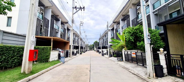 townhome ทาวน์ อเวนิว เมิร์จ รัตนาธิเบศร์ คุ้มค่า นนทบุรี