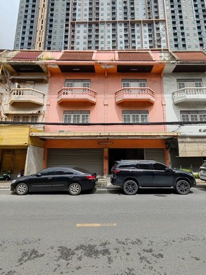 ขายตึกแถว 3 ชั้น หมู่บ้านรัตนาธิเบศร์ บางใหญ่ นนทบุรี  เนื้อที่ 38 ตร.ว. 4 ห้องนอน 3 ห้องน้ำ 1 ห้องโถง ต่อเติมเต็ม คุ้มสุดในย่านนี้ 