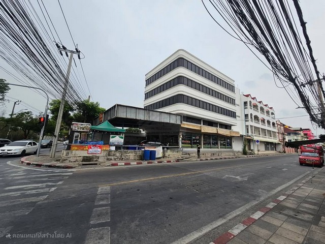 ให้เช่าอาคารสำนักงาน 4 ชั้น 800 ตรม. สามารถพักอาศัยได้ ทำธุรกิจได้ ติดถนน ติดเซเว่น ติด Big C ตรงข้ามสวนหลวง ร.9 
