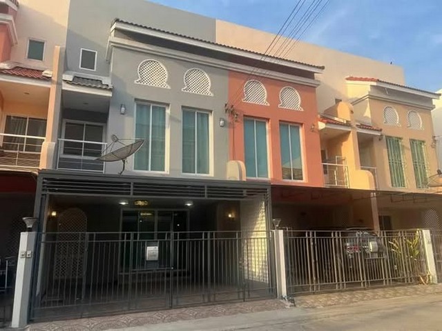 ขายบ้านสวยอ่างศิลาชลบุรี บ้านวิลล่ามารอค  3 ห้องนอน  3 ห้องน้ำ  ตกแต่งใหม่ทั้งหลัง