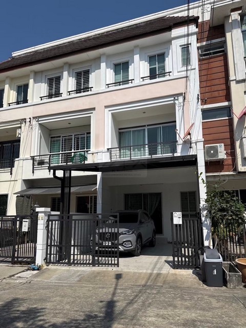 ให้เช่าโฮมออฟฟิศ 3 ชั้น 261 ตรม. โครงการบ้านกลางเมืองรอยัลโมนาโค ศรีนครินทร์ 24 ใกล้ MRT สายสีเหลือง ใกล้ซีคอน