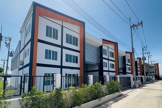 ขาย โรงงานพร้อมออฟฟิศ 3ชั้น เซ็นทรัล มหาชัย 3.2 กม. บางน้ำจืด สถานีรถไฟมหาชัย 3.5 กม. 420ตรม. 105 ตรว.  ตลาดมหาชัยไนท์ ต้นสน 500 ม. 