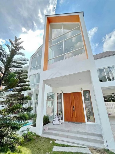 ให้เช่าบ้านเดี่ยว Pool Villa 3 ชั้น 200 ตรว. 5 ห้องนอน ถนนราชพฤกษ์ ใกล้ The Walk, Central Westville เหมาะอยู่อาศัย หรือเช่าเพื่อทำธุรกิจ 