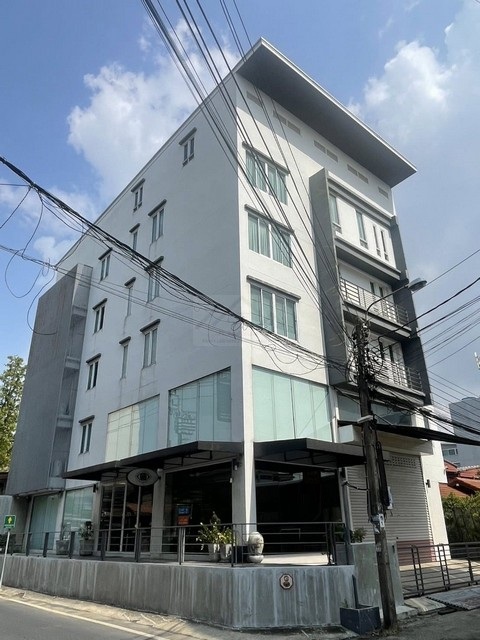 ให้เช่าอาคารสำนักงาน 4.5 ชั้น 900 ตรม. (มีชั้นลอย และดาดฟ้า) พระราม 9 ซอย 43 พร้อมลิฟต์ขนของ ใกล้เดอะไนน์ ใกล้ทางด่วน **ทำเลดี ทำหน้าร้านได้