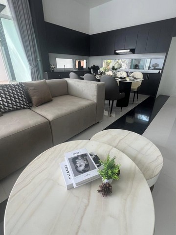 Pool Villa ขนาดใหญ่ ใกล้หาดจอมเทียน เหมาะทั้งอยู่อาศัยเอง หรือปล่อยเช่าสร้างรายได้ 4 ห้องนอน 4 ห้องน้ำ