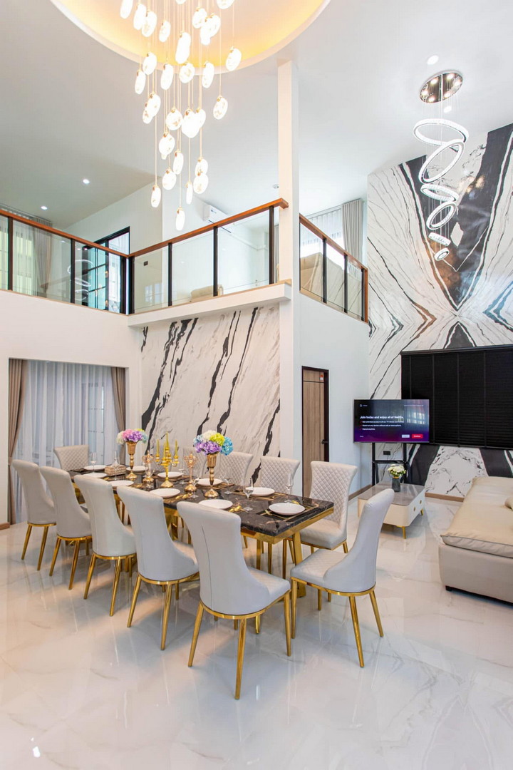 ขายบ้านเดียวพร้อมสระห้วยขวางใจกลางเมือง 5 ห้องนอน  500 ตร.ม. พร้อมสระว่ายตัว