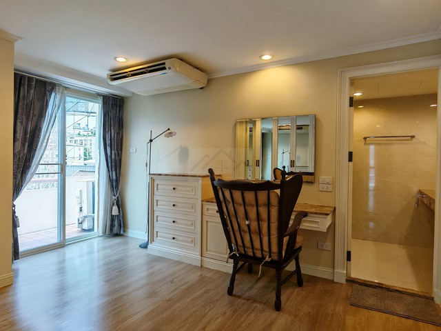 ให้เช่าคอนโด ลาเมซอง ร่วมฤดี La Maison Ruamrudee 164 ตร.ม. 2 ห้องนอน ใกล้ BTS เพลินจิต