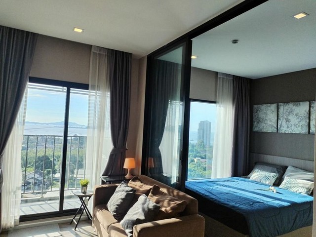 TEL:088-559 5199 คุณเอLine:https://line.me/ti/p/C0eGe0whLXปล่อยเช่า ไนท์บริดจ์ ดิ โอเชี่ยน ศรีราชา วิวทะเล  ตกแต่งครบ บิ้วอินท์ และเฟอร์นิเจอร์ เครื่องใช้ไฟฟ้า หิ้วกระเป๋าเข้าอยู่ได้เลยราคาเช่า 12,000  บาท / เดือนมีแรกเข้า ประกัน 2 เดือน - จ่ายล่วงหน้า 1 เดือนขนาดห้อง  35 ตรม. ชั้น 121 ห้องนอน   1 ห้องน้ำ  มีอ่างจากุชชี่มีระเบียงรวมส่วนกลาง มีที่จอดรถติดถนนสุขุมวิท  สถานที่ใกล้เคียง- หาดบางแสน 7 กม.- ม.เกษตร�
