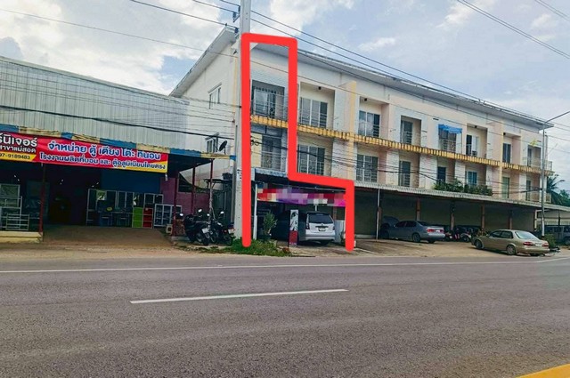 ขายขาดทุนอาคารพาณิชย์ 3 ชั้นติดถนนสายแม่สอด-อุ้มผางอาคารพาณิชย์พระธาตุผาแดงอาคารพาณิชย์ติดถนนแม่สอดแต.พระธาตุผาแดง อ.แม่สอด จ.ตากเนื้อที่ : 26 ตารางวาขนาด : 2 นอน 3 น้ำ 3 ชั้นมีครัว หลังมุม มีระเบียงหน้า-หลังสถานที่ใกล้เคียง- อยู่ติดร้านเอฟเอฟเฟอร์นิเจอร์แม่สอด- รร.แม่กุวิทยาคม- วงเวียนแม่สอด- สมาคมยิงปืนแม่สอดราคา 2.99 ล้านซื้อมา 3.70 ล้านสอบถามนัดชมTel : 062-5566954 (คุณปุ้ย)